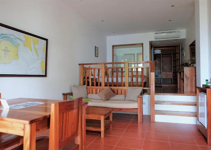 Island View Beachfront Resort